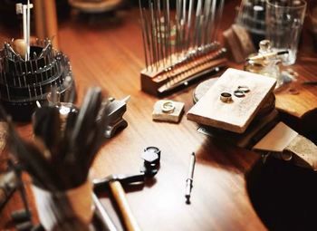 Мастерская по ремонту ювелирных изделий и часов в крупном ТЦ.