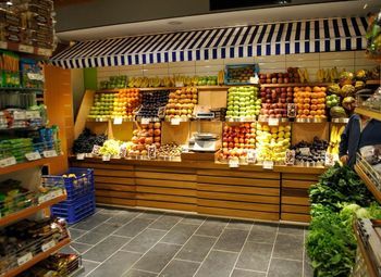 Фото Продуктовый магазин / Центр города