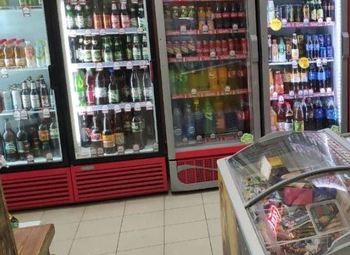 Продуктовый магазин/В густонаселенном квартале