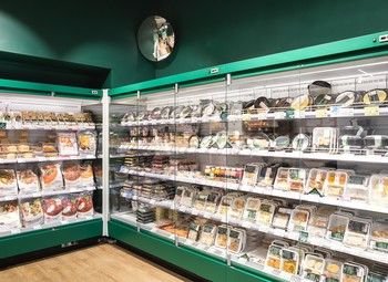 Фото Продуктовый магазин на В.О. / семейный бизнес