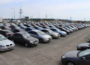 Фото Автостоянка в Кировском районе