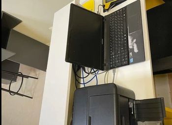 Пункт выдачи заказов в ТЦ, недалеко от метро