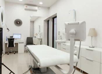 Косметологическая клиника в собственность / 4 кабинета 