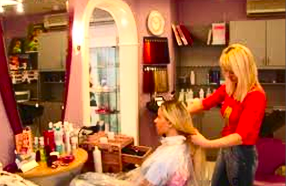 Фото 1 Оборудованный салон красоты с персоналом.