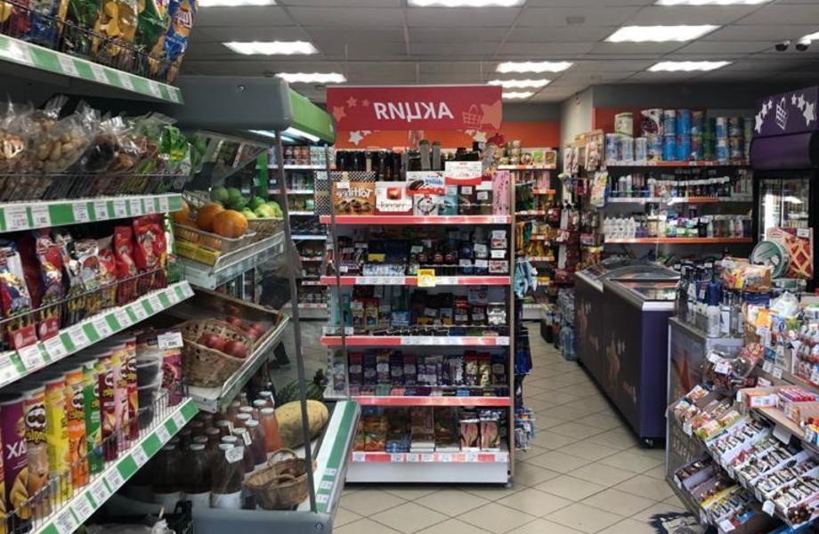 Фото 2 Продуктовый магазин расположен в спальном районе