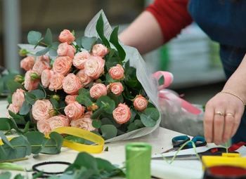 Магазин цветов в густонаселенном районе города