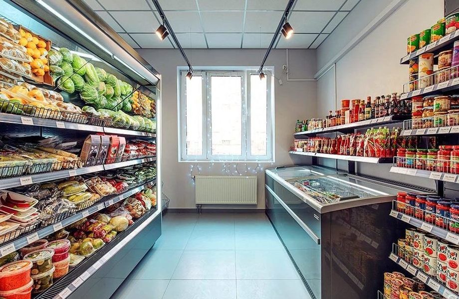Продуктовый магазин с помещением в ЖК в собственности