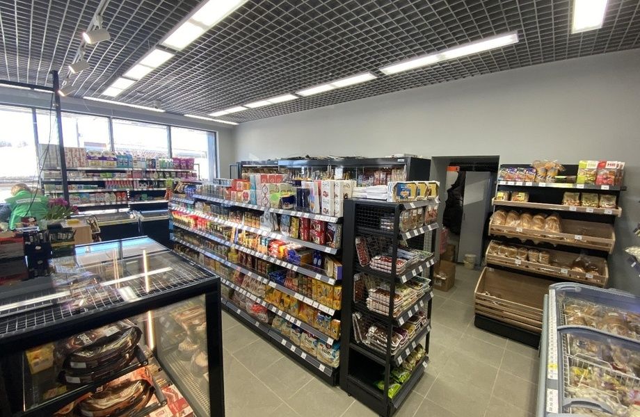 Продуктовый минимаркет в доме комфорт-класса
