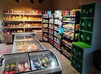 Фото Продуктовый минимаркет в доме комфорт-класса