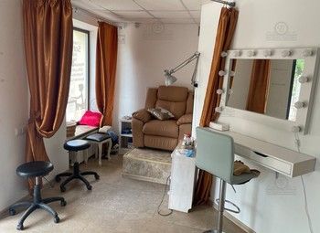 Фото Студия красоты в Ломоносове с хорошей локацией и клиентской базой