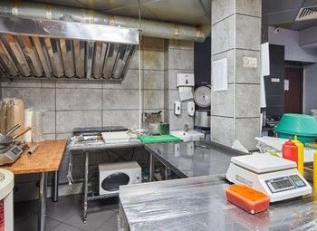 Фото Кафе бистро с хорошим трафиком вблизи метро