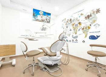 Стоматологическая клиника / 3 кабинета / Все лицензии / 50 м от метро