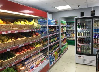 Продуктовый с товарным остатком с алкогольной лицензией
