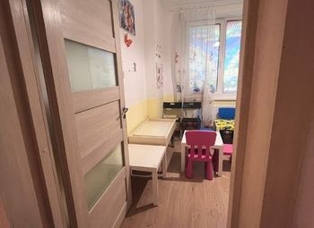 Фото 2 Детский сад, наполненный детьми.