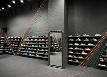 Готовый бизнес магазин брендовых кроссовок