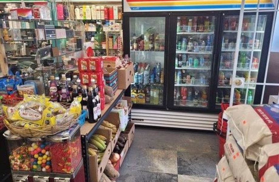 Фото 2 Магазин продуктов/центр города