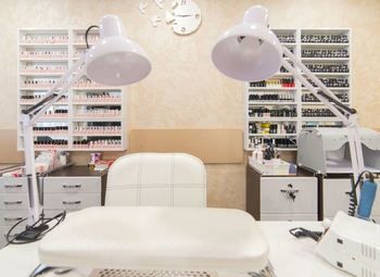 Салон красоты: маникюр, стрижки, массаж / 8 человек в команде