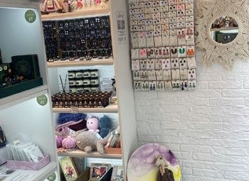 Фото 3 Магазин сувениров Handmade с дизайнерским интерьером