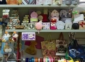 Магазин сувениров и упаковки подарков