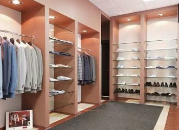 Салон классической мужской одежды в деловом центре города