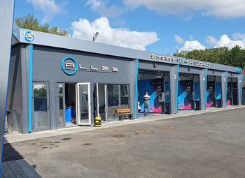 Мойка самообслуживания с землей и строениями в собственность