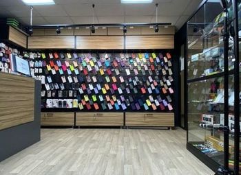Фото Продажа магазина телефонов и аксессуаров с большим трафиком у метро!