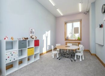 Детский образовательный центр в большом жилом массиве