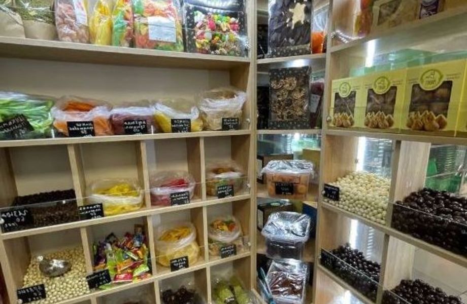 Магазин сухофруктов с налаженными поставками и товарным остатком