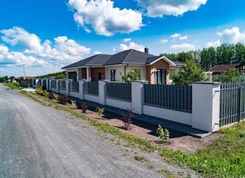Фото Участок из двух коттеджей в курортном районе