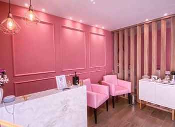 Салон красоты дизайнерский ремонт / низкая аренда