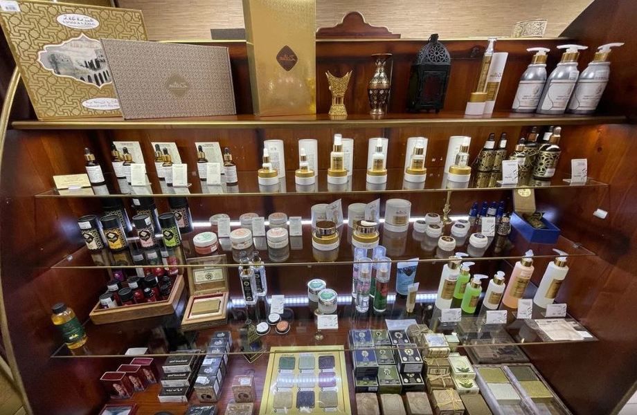 Магазин профессиональной косметики в проходимом месте