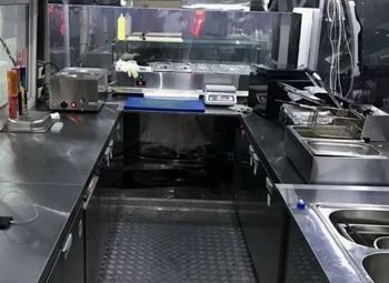 Фуд-трак с оборудованием / Отличное состояние