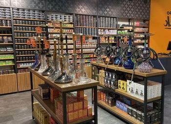 Табачный магазин на высоком трафике у метро