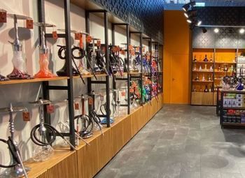 Табачный магазин на высоком трафике у метро