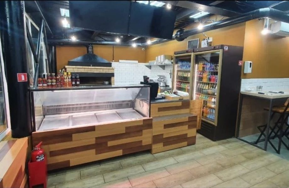 Кафе-шашлычная в крупном ТЦ