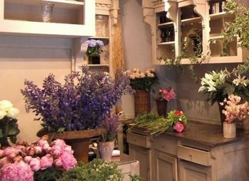 Сеть действующих цветочных магазинов с подтвержденной прибылью