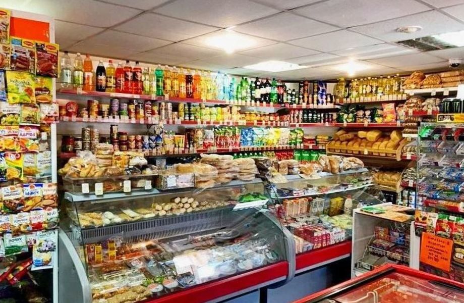 Продуктовый магазин на пешеходном потоке