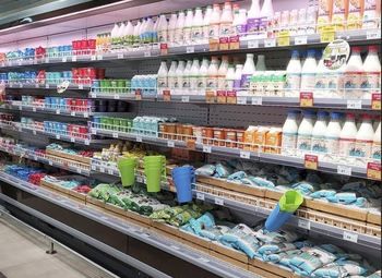 Продуктовый магазин с алкогольной лицензией на большом трафике.