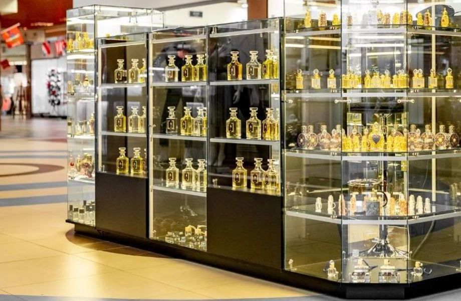 Торговая точка по продаже масляных духов в ТЦ