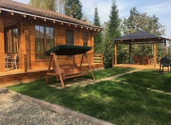 Два гостевых дома в собственность