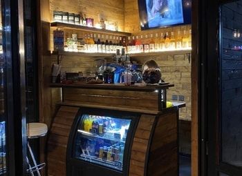 Кафе с новым ремонтом и оборудованием