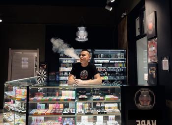 Фото Табачный магазин на островке в ТЦ