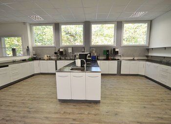 Фото Зуботехническая лаборатория / С историей в 21 год