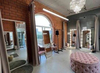 Магазин женской одежды / высокий трафик / ТЦ у метро
