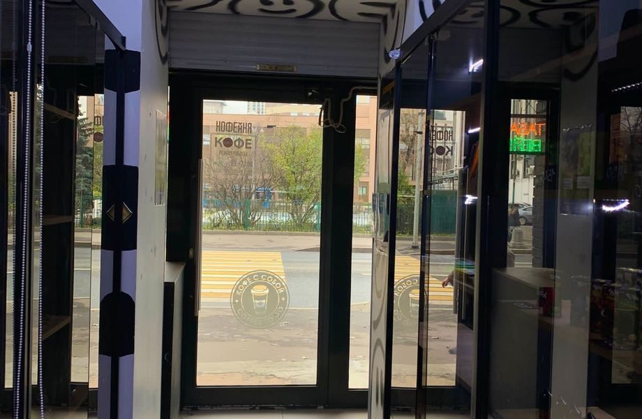 Фото 2 Табачный магазин в центре с низкой арендой