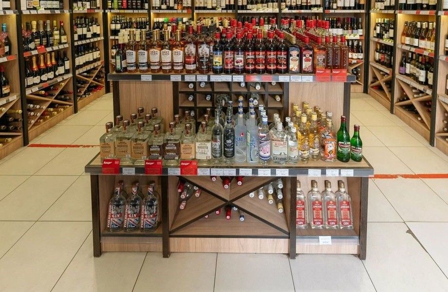Продуктовый магазин с алкогольной лицензией / дизайнерский ремонт 