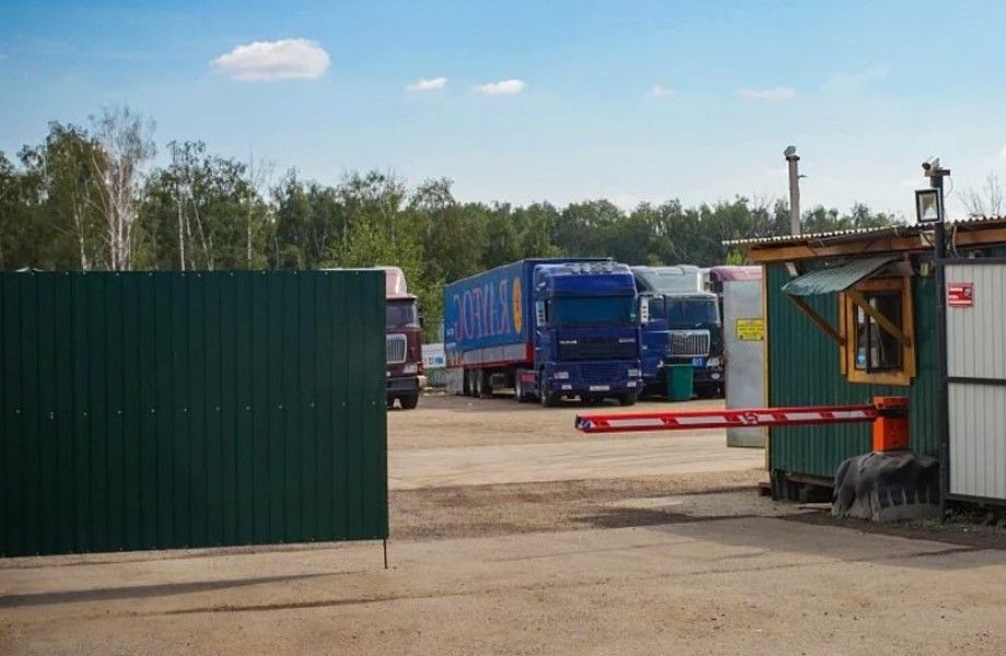 Автостоянка/участок в аренду под грузовой и легковой транспорт