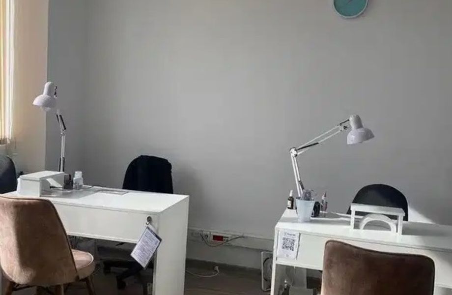 Студия маникюра в центре города с эксклюзивной системой обучения