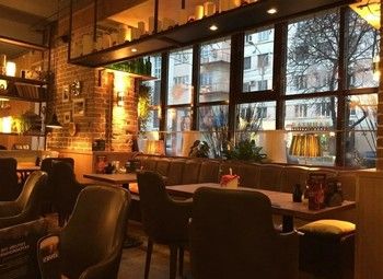 Фото Кафе с кухней полного цикла и посадочными местами