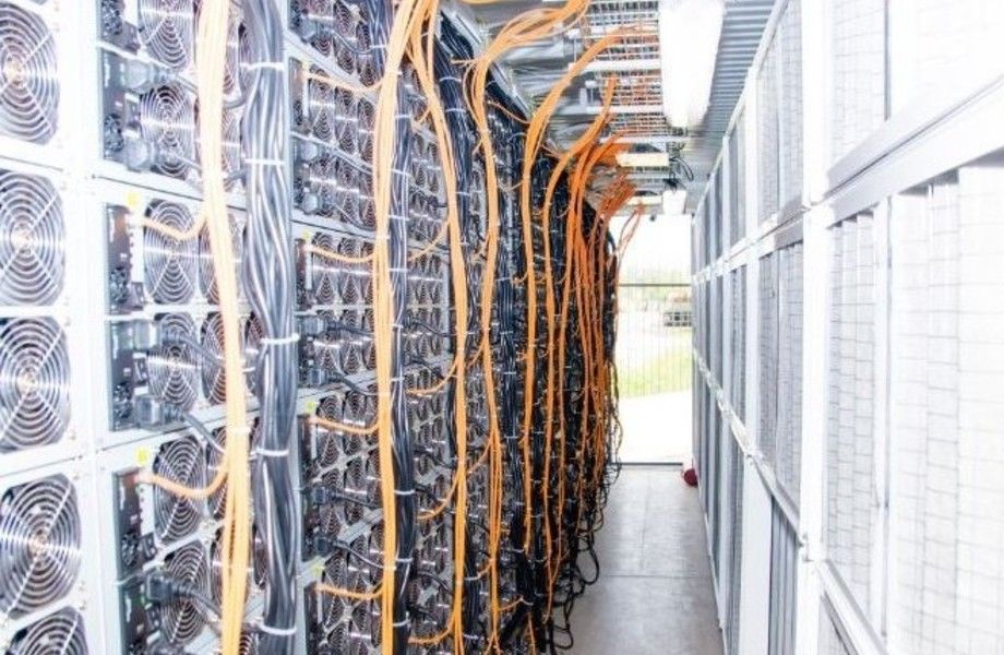 Майнинговая ферма Antminer S21(200th) / прибыль 453 000 руб.